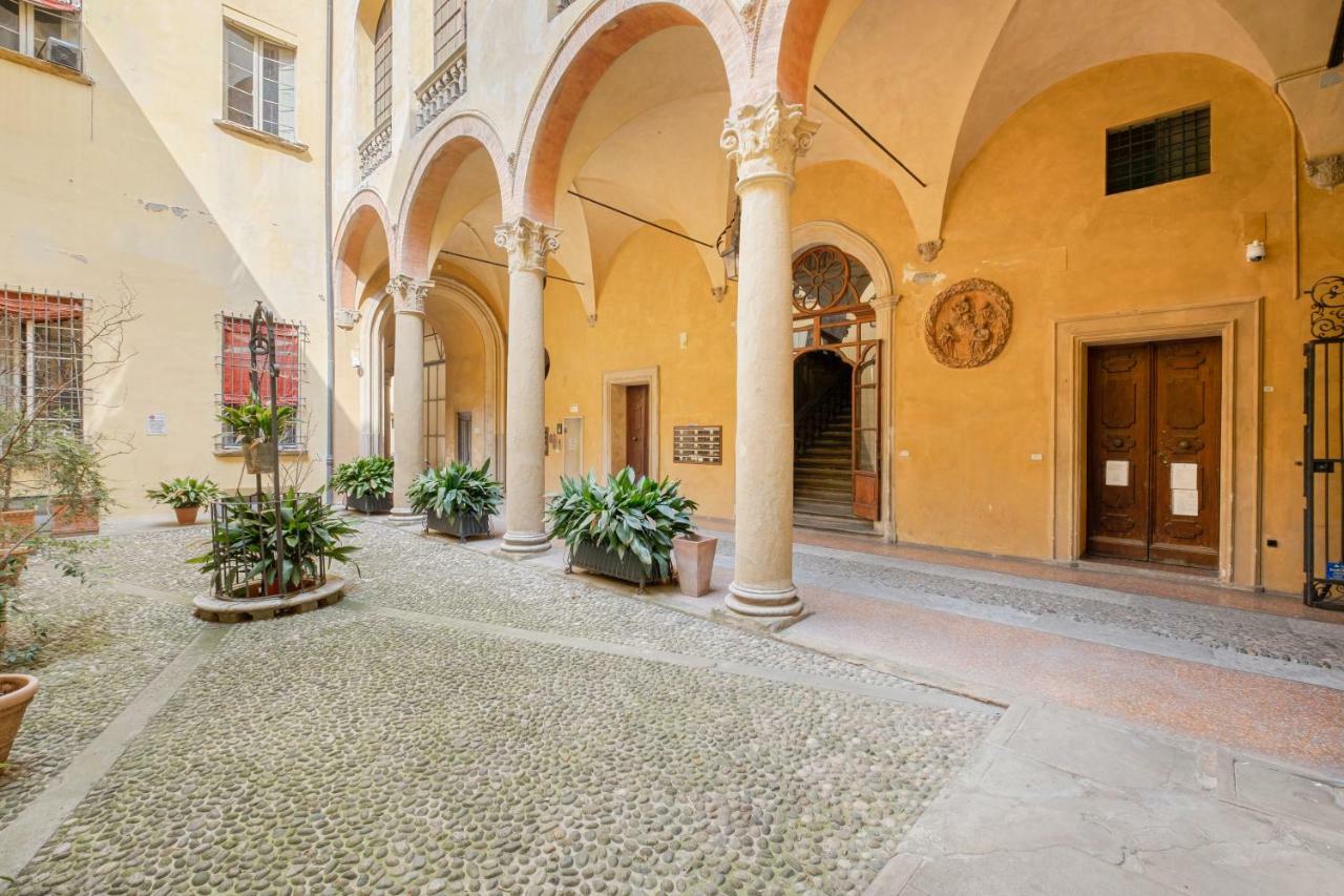 Exclusive & Elegant Palazzo Bianconcini Apartment Bologna Exterior photo